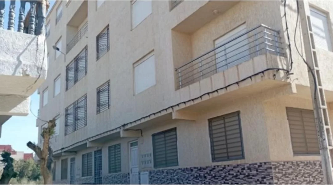 الناظور :   عمارة مشبوهة على شاطئ جماعة رأس الماء لعضو جماعي … خيوط قضية فساد عقاري تعود لتشعل الجدل أمام محكمة الاستئناف