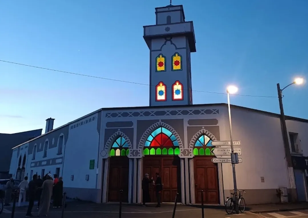 تبرعات بالذهب وبيعها بمزاد داخل مسجد بليل شمال فرنسا تثير جدلاً واسعاً بين المصلين