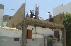 الحسيمة :     البناء العشوائي يبتلع جماعتي أيت قمرة وإمزورن … من يتحمل المسؤولية؟ وهل يتدخل عامل الإقليم لردع لوبي الفساد ؟