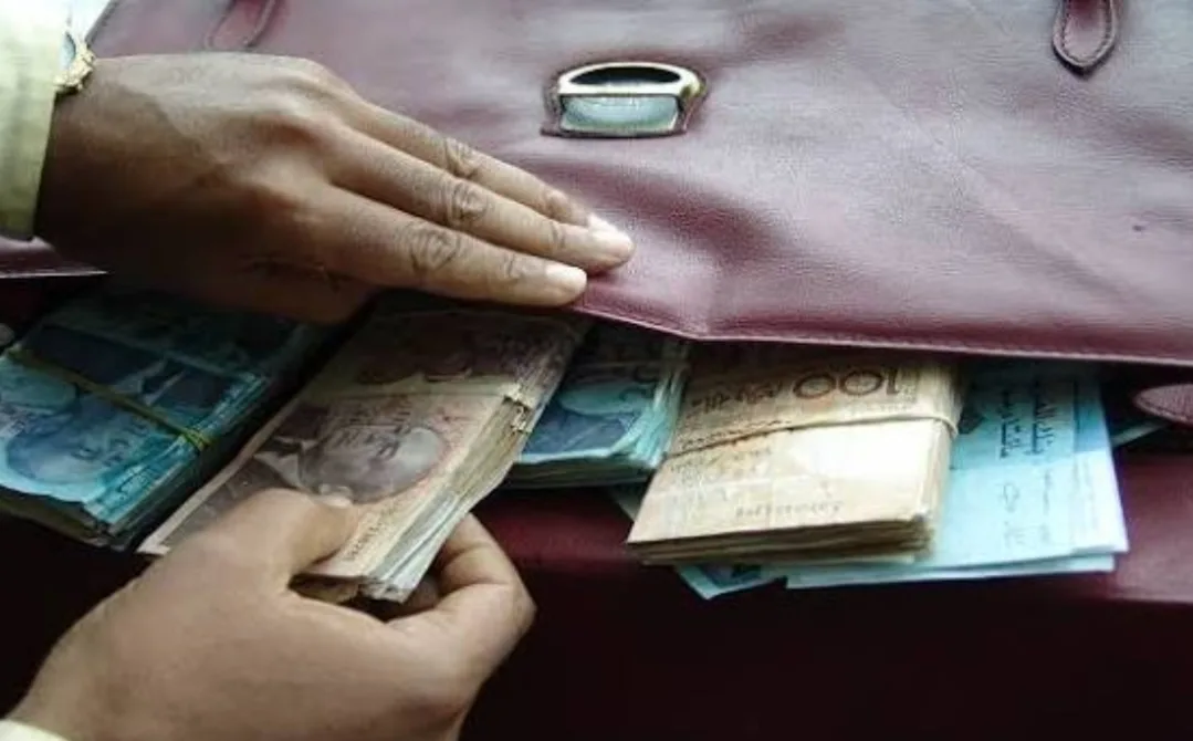 اختلاس بالملايين وهروب مثير… جنايات فاس تُدين موظفتين بالبنك الشعبي بـ10 سنوات سجناً نافذاً غيابيا