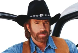 وفاة أسطورة التمثيل العالمي تشيك نوريس عن 86 عامًا … الرينجر الذي لن تموت رمزيته