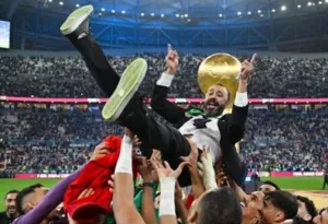 بأجر 170 مليون سنتيم ومكافآت كبرى .. سلطنة عمان تخطف طارق السكتيوي لقيادة منتخبها