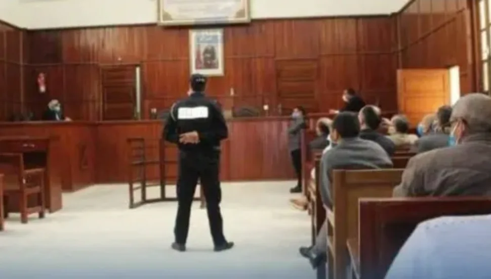 وجدة :    بارون العقار المومني يفجّرها :     إذا سقطت سأجرّ معي مسؤولين كبارًا !