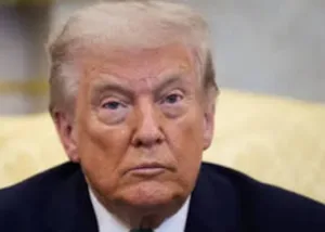 ترامب يفجّر مفاجأة :    “هدية نفطية ضخمة من إيران” وتلميحات إلى صفقة مرتقبة تنهي الحرب