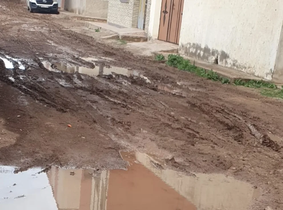 الناظور :     ساكنة حي “إبوعجاجا” تغرق في الواد الحار بسبب إهمال المجلس الجماعي