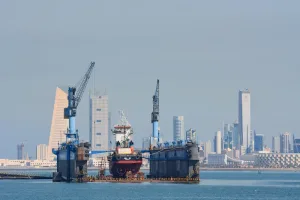 هجوم بمسيّرات يستهدف ميناء الشويخ في الكويت