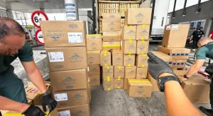 فضيحة تهريب: الحرس المدني يحبط محاولة إدخال 47.500 علبة سجائر مغربية إلى الجزيرة الخضراء