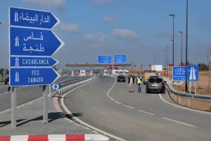 الطرق السيارة بالمغرب تتوقع حركة سير كثيفة وتدعو السائقين إلى الحيطة خلال العطلة المدرسية