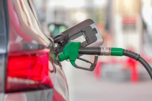 التوترات في الشرق الأوسط تدفع أسعار الديزل بألمانيا إلى تجاوز حاجز اليوروين للتر