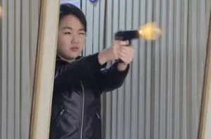 زعيم كوريا الشمالية يهيئ ابنته القاصر لرئاسة أكثر الأنظمة غموضًا في العالم ؟