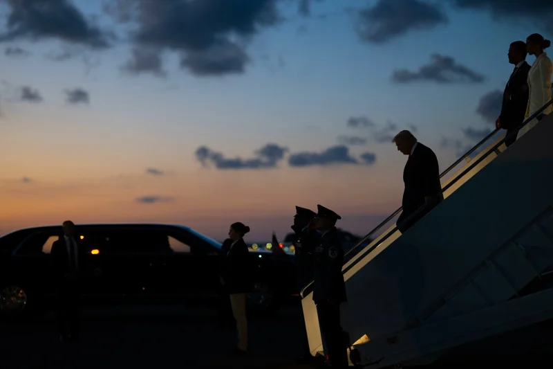 ترامب يصعّد لهجته تجاه طهران ويهدد منشآتها الحيوية