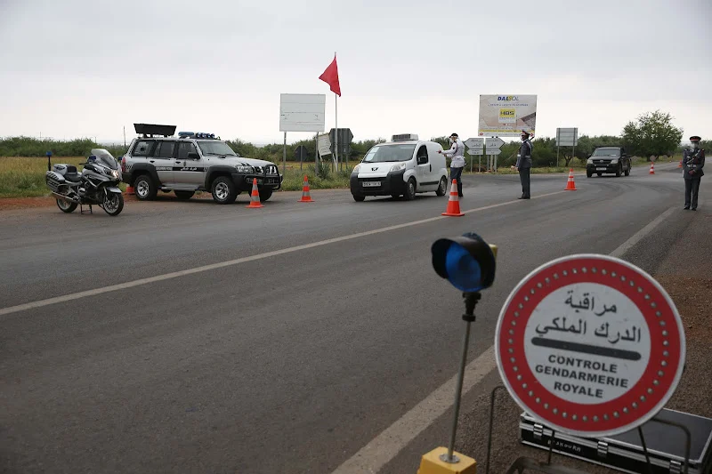 توقيف 12 شخصاً بعد رشق سيارات بالحجارة على الطريق السيار بين الدار البيضاء وآسفي