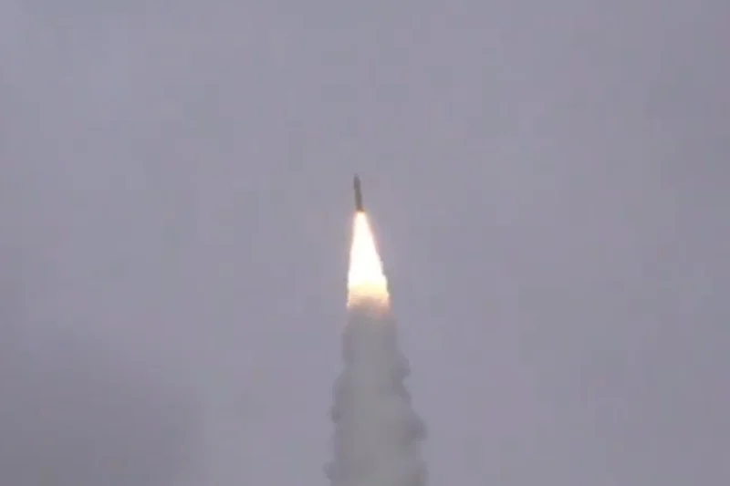 شظية صاروخ إيراني تصيب مبنى يقيم فيه قنصل أمريكي بإسرائيل وسط تصاعد التوتر العسكري