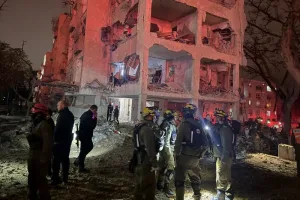 أكثر من 400 صاروخ إيراني نحو إسرائيل