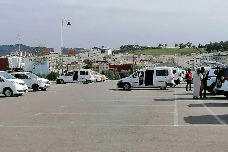 فوضى التسعيرات تعود بمحطات الطاكسيات في وزان بعد العيد