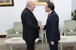 الجزائر تعيد الدفء لعلاقاتها مع إسبانيا وسط مراجعة حسابات دبلوماسية