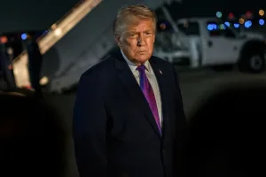 ترامب يدعو دول العالم لحماية مضيق هرمز