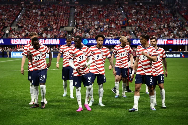 ارتباك بصري يطغى على ودية أمريكا وبلجيكا ويثير موجة انتقادات