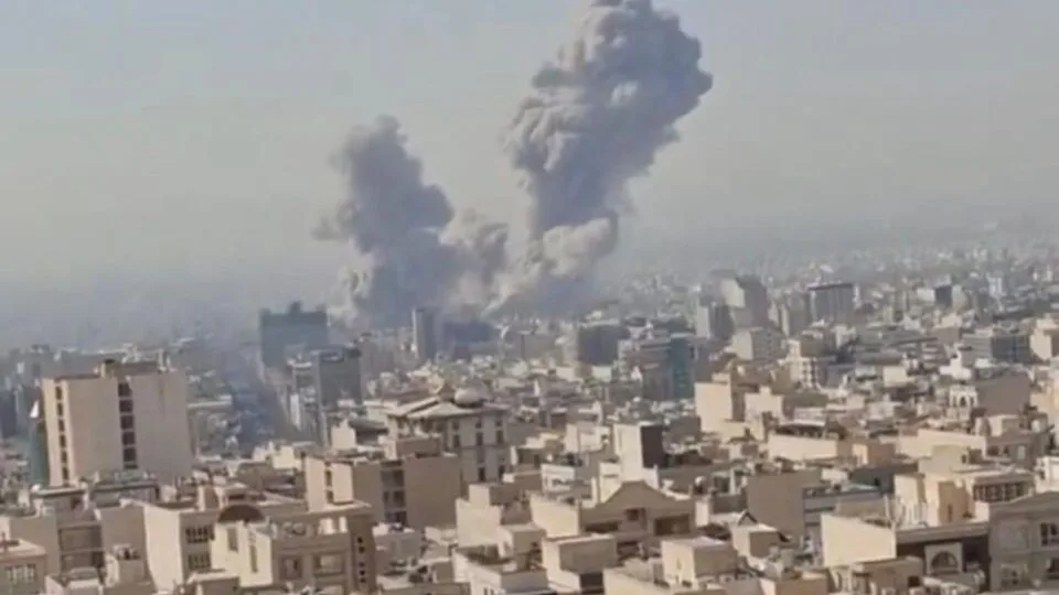 تصعيد إقليمي واسع رغم الحديث عن مفاوضات بين واشنطن وطهران