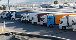 إسبانيا : ميناء الجزيرة الخضراء يفرض حصارًا رقميًا على الشاحنات المغربية … لا دخول دون حجز مسبق !