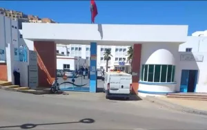 الحسيمة : مستشفى محمد الخامس يتحول إلى “أطلال” مهجورة .. والبعد ينهك المرضى