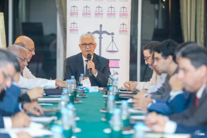 نزار بركة يوجّه انتقادات لسياسات الحكومة مرتديا عباءة المعارضة خلال لقاء حزبي بالرباط