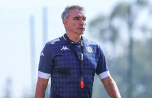 الوداد يقترب من إنهاء ارتباطه بكارتيرون بعد نتائج مخيبة