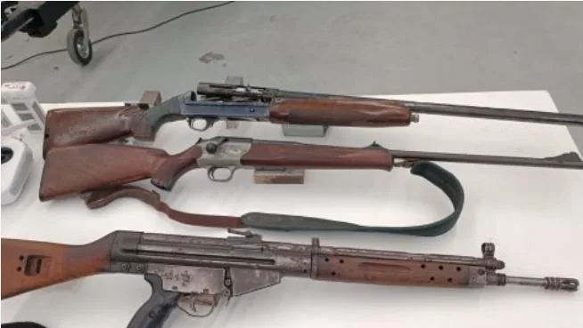 زلزال أمني في إسبانيا: تفكيك “إمبراطورية التهريب الشامل” بأسلحة حرب وزوارق الموت… و24 موقوفاً يسقطون في قبضة الأمن