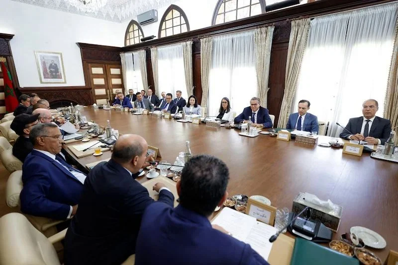 الحوار الاجتماعي يدخل مرحلة الحسم وسط ضغط نقابي على الأجور والضرائب