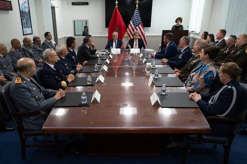 المغرب وأمريكا يوقعان خارطة طريق دفاعية لعشر سنوات لتعزيز الشراكة الاستراتيجية