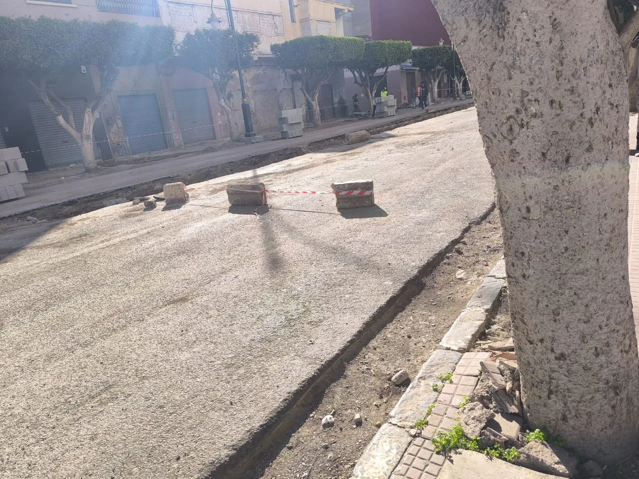 الناظور:    مصابيح تسقط … وتشوير أعرج يكشف عطب التدبير قبل تدشين المشاريع