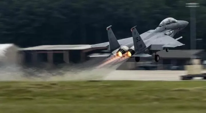 تصعيد خطير في الصراع الأمريكي-الإيراني:    إسقاط ثلاث طائرات أمريكية متطورة في مهمة إنقاذ طيار