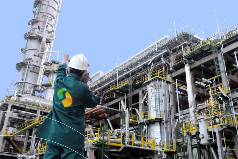 تصريحات بنعلي حول “سامير” تعيد النقاش بشأن قدرات التخزين النفطية