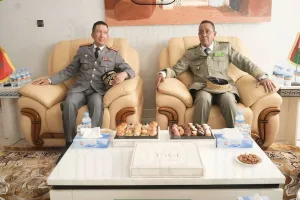 تعزيز التعاون العسكري المغربي-الموريتاني من خلال زيارة قائد المنطقة الجنوبية