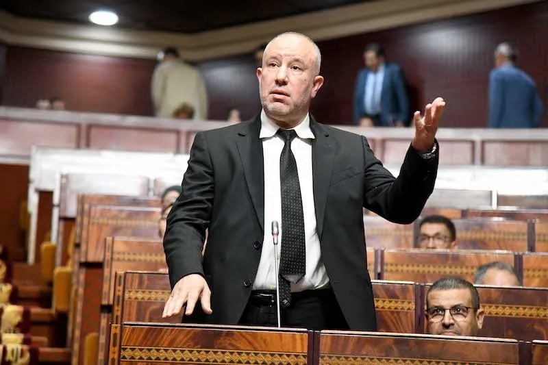 مقترح برلماني لإحداث تعويضات للبطالة وربات البيوت وتوسيع الحماية الاجتماعية