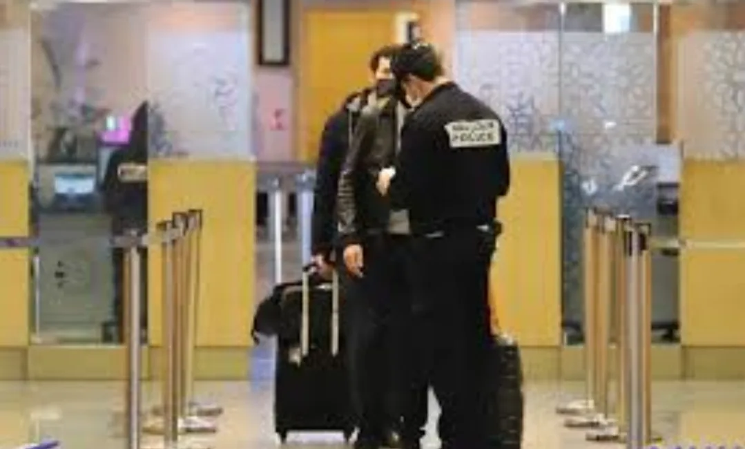 وجدة :    بعد إدانته في حكمين مختلفين بالسجن 3 سنوات … المقاول المومني يقرر الهروب إلى كولومبيا ومطالب عاجلة بإغلاق الحدود !