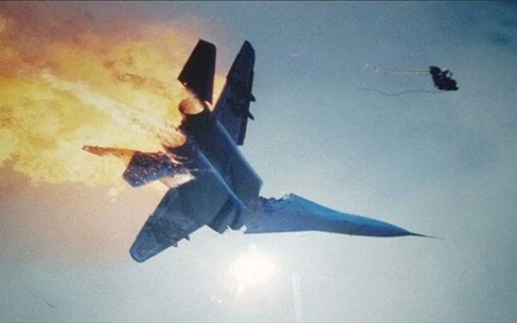 إسقاط مقاتلات أمريكية فوق إيران وتصعيد خطير:   ترامب يهدد بضرب الجسور ومحطات الكهرباء وطهران ترصد مكافأة لطاقم الطائرة