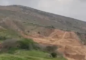 الناظور :    فضيحة مقلع الرمال بجماعة أولاد داود الزخانين.. عصابة تستنزف الواد والجبل وعجز السلطات في القيام بمهامها يثير غضبًا واسعًا