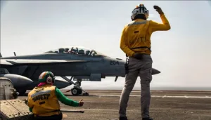 ترامب يعلن إنقاذ الطيار المفقود في إيران وصواريخ تستهدف جنوب وشمال إسرائيل