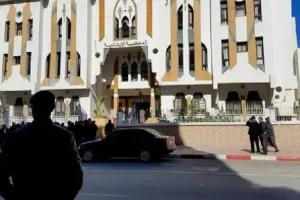 الحسيمة :    10 سنوات سجنا لمتهم في الاتجار الدولي بالمخدرات وغرامة 20 ألف درهم