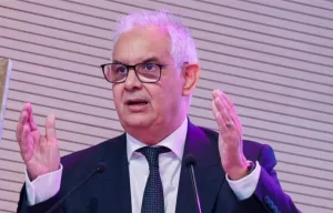 حزب الاستقلال يرفع منسوب الجاهزية لقيادة الحكومة المقبلة ويعزز صورته بقيادة متزنة ووزراء بعيدين عن الفضائح بإستثناء مزور