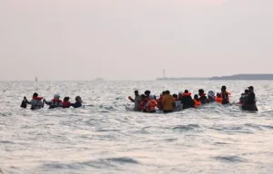 حين تُغلق الأبواب … تُفتح النوافذ نحو المجهول :    مهربو البشر “يكتشفون” السواحل البلجيكية !