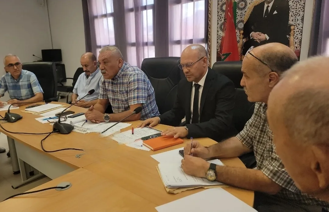 أزغنغان:    لجنة التفتيش تواصل النبش في ملفات “مافيا العقار” والتجزيء السري… وبيع محل جماعي يشعل فتيل فضيحة جديدة