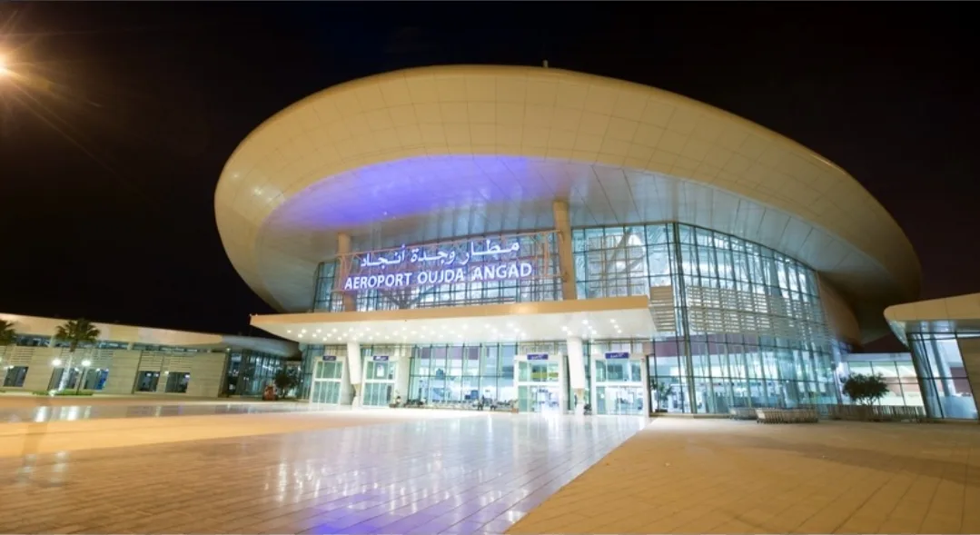 وجدة :      منع المقاول صلاح الدين المومني المدان والمتابع في ملف النصب والاحتيال من مغادرة التراب الوطني