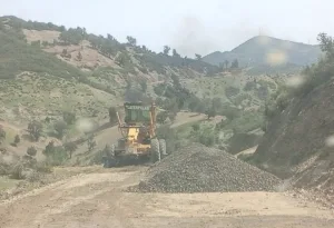 الحسيمة :     سنوات من العزلة تنتهي … انطلاق مشروع تعبيد طريق حيوي بدواوير كتامة