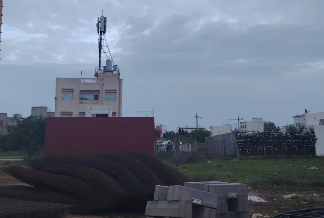 مارتيل :    اتصالات المغرب تُشعل غضب الساكنة بسبب أشغال ليلية فوق سطح منزل سكني