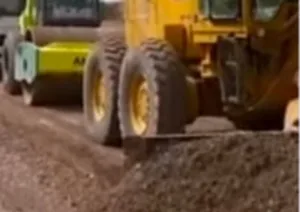 الدريوش:      رئيس المجلس الإقليمي يواصل العبث … طريق “على المقاس” في أراضيه بأموال عمومية… والقائد يُوقف الأشغال قبل تدخل مثير !