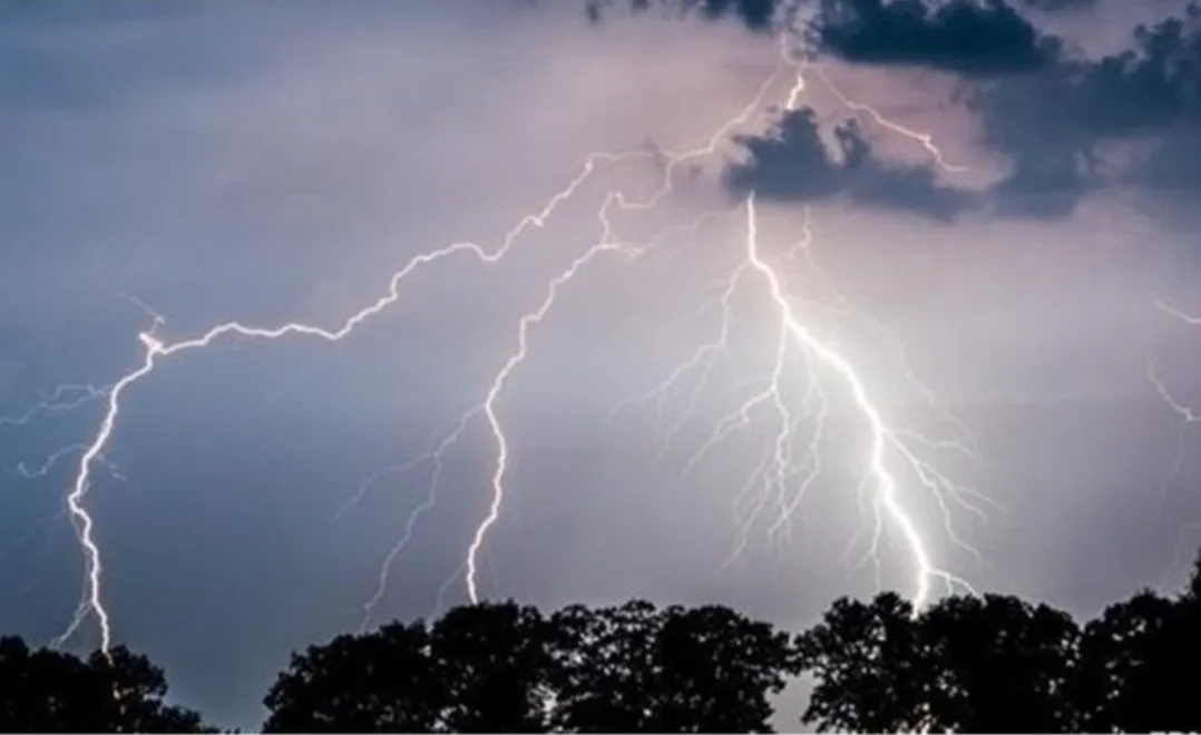 أمطار قوية في الناظور وجرادة والحسيمة وتازة وفكيك والدريوش ابتداء من بعد زوال يومه الجمعة