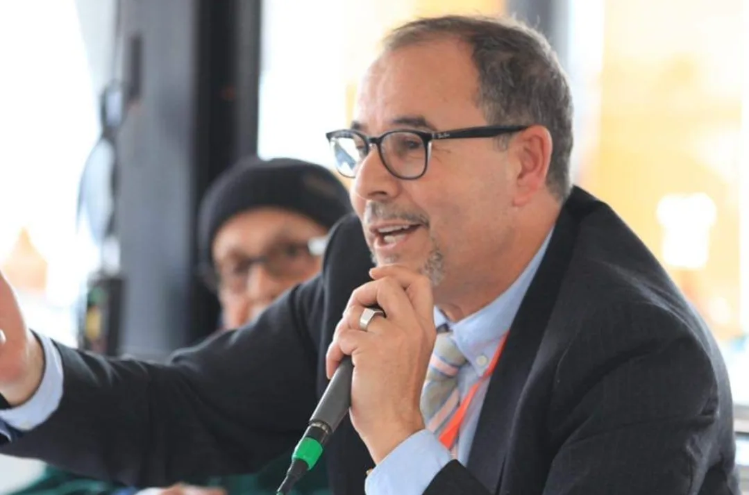 ذاكرة السياحة بالحسيمة :    الباحث عبد المالك بوغابة يفكك رهانات التنمية في شمال المملكة