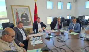 إمزورن :    مطالب بتوضيح مصير صفقات عمومية ونفقات أسطول الجماعة تثير تساؤلات داخل المجلس